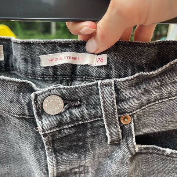Levi’s Wedgie Straight Leg Jeans - Picture 3 of 4